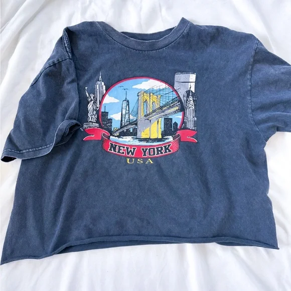 Brandy Melville Gnarly Tshirt - Picture 1 of 2